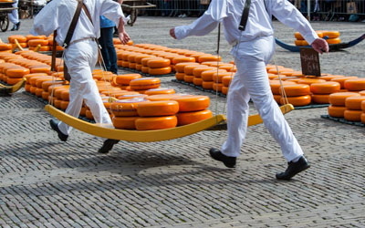 Ruijs Travel-Netherlands-Cheese carrying 4